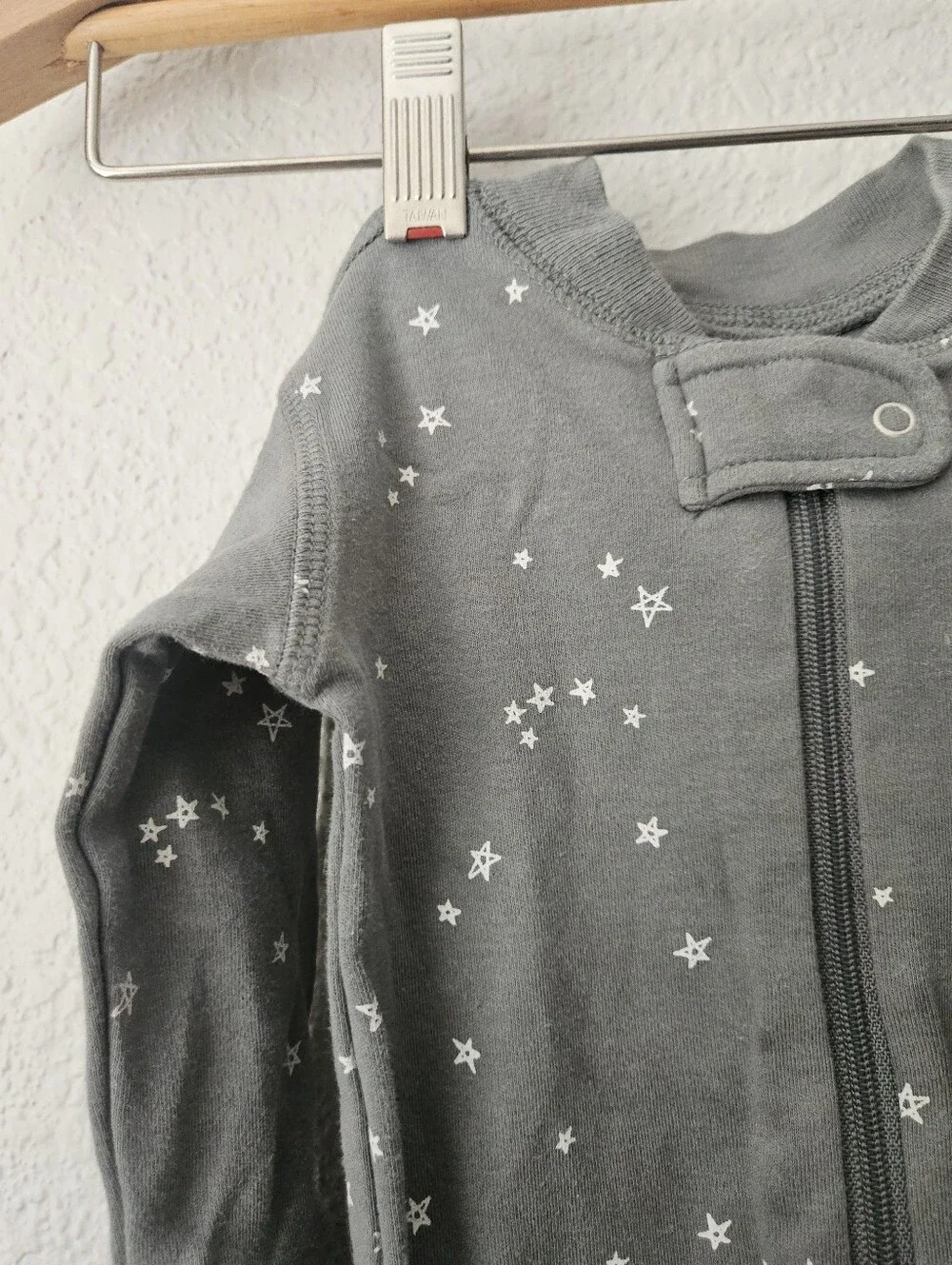 quincy mae zip up sleeper gray with stars, 6 - 12 months organic cotton